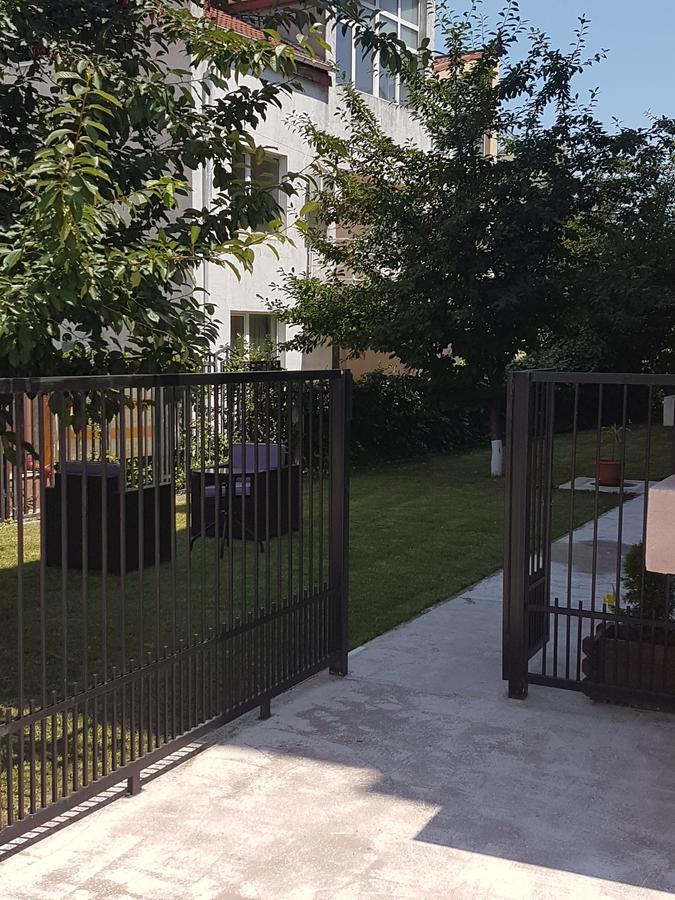 Vilagio Apartments Năvodari Екстериор снимка